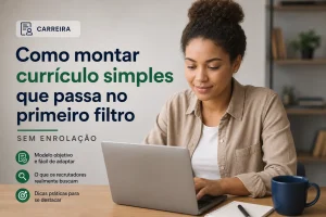 Mulher sorridente com laptop e café, dicas de currículos eficazes