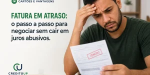 Homem preocupado com fatura em atraso no escritório